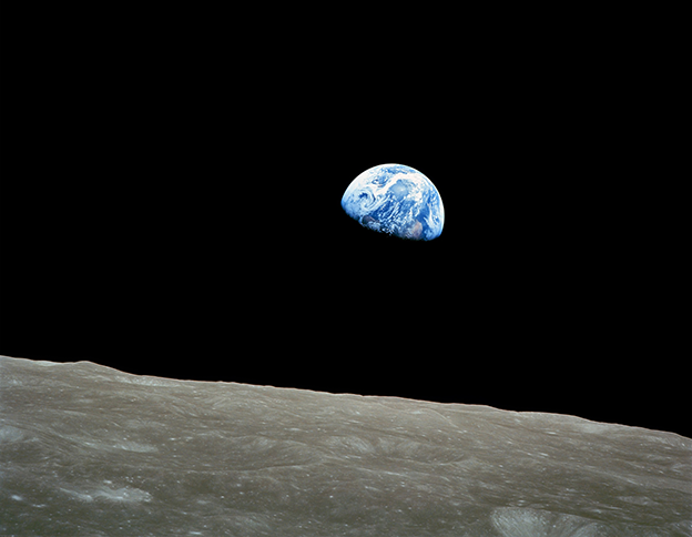 Fotot "Earthrise", taget med Hasselbladskamera år 1968 av astronauten William Anders